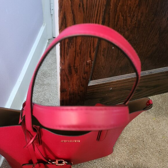NWT Michael kors XL EW Eliza Crimson Reversible Textured Tote with Wrist-let - Picture 5 of 11